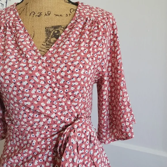Pink Floral Wrap Dress Charlotte Russe Size Large - Picture 7 of 7
